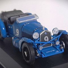 Diecast Model Le Mans Winning Alfa Romeo 8C 2300 Le Mans 1934 1st - IXO 1:43