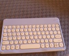 Slim Wireless Bluetooth Keyboard Type c tablets/ipad/phones