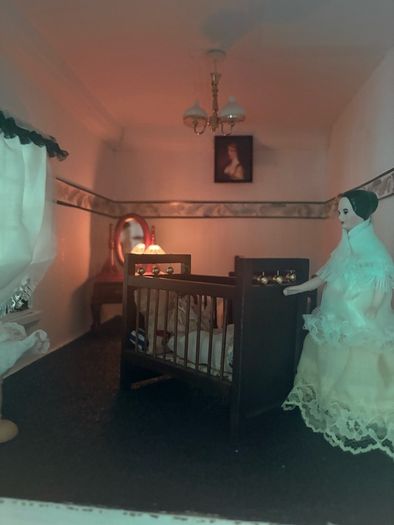 Stunning approx 140cm high 4 story extra large Georgian dolls house with contents, servants quarters and separate garage