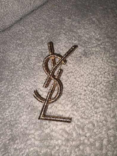 Brooch YL