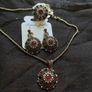 antique style necklace Image 2