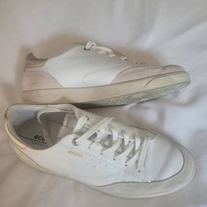 Echo shoes