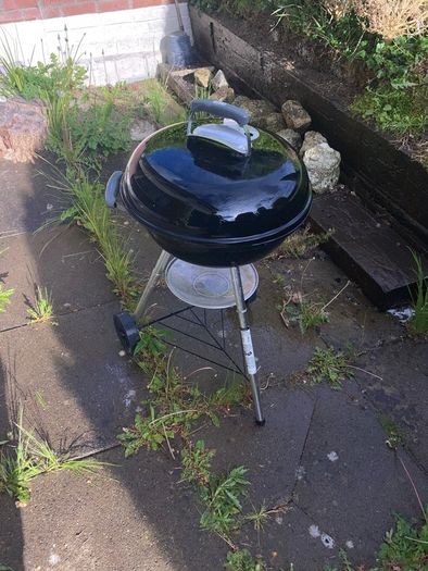 Weber 47cm Charcoal bbq