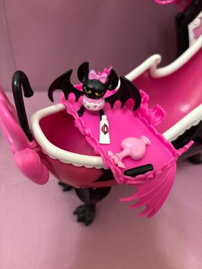 Monster High Doll Draculaura Powder Room Playset Furniture Set