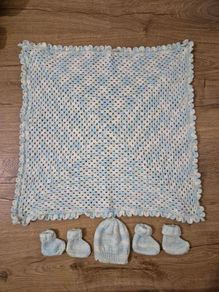 Handmade Baby's Woolen Blanket, Shoes, and Hat Knitted for Baby