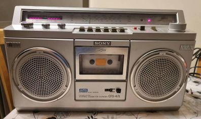 From 1980  SONY CFS-47L, Rare Vintage Radio Cassete Recorder, working well.