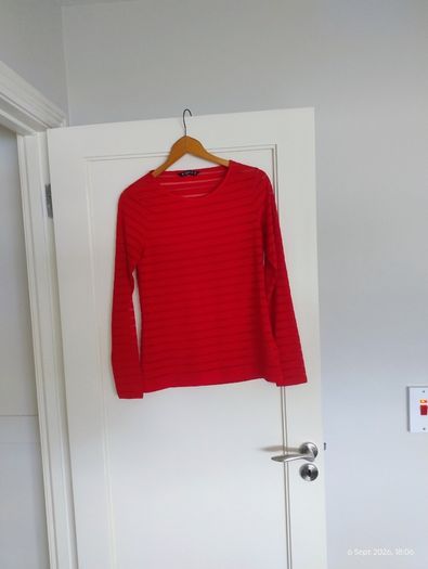 Women's long sleeve top
