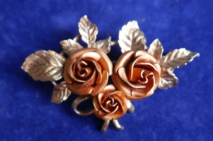 Vintage  Rose  Brooch