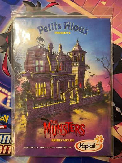 The Munsters Family House Cardboard Assembly Model Kit Petits Filous Yoplait 1995 Brand New