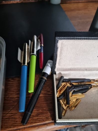 fountain pens , nibs , cases