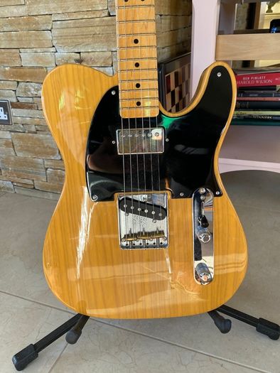 Fender 52 Telecaster American Vintage Reissue Limited Edition FSR. Albert Lee signature on back of headstock.