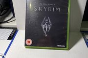 Skyrim Xbox360 with manual
