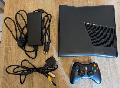 XBOX 360 S console