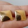 9ct gold stud earrings 4.35g Image 2