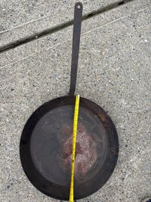 Paella pan