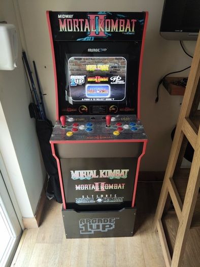 freestanding arcade game Mortal Kombat 1 ,2 and 3 games build in