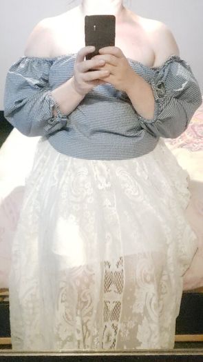 Fabulous Zara off shoulder cropped top