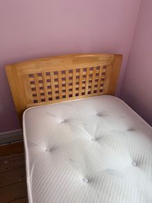 Single bed with mattress in really good condition