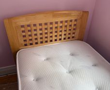 Single bed with mattress in really good condition