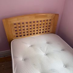 Single bed with mattress in really good condition