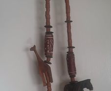 African handmade wooden necklace with giraffe rhino elephant zebra and lion in very good condition with no issues FREE STANDARD POSTAGE INCLUDED