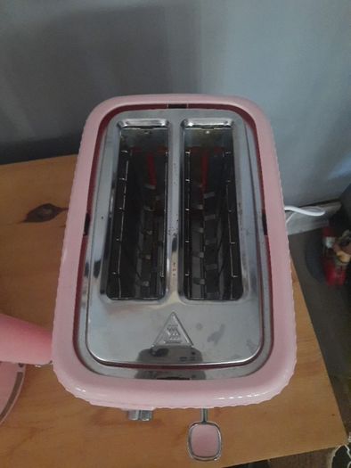 pink electric kettle and toaster