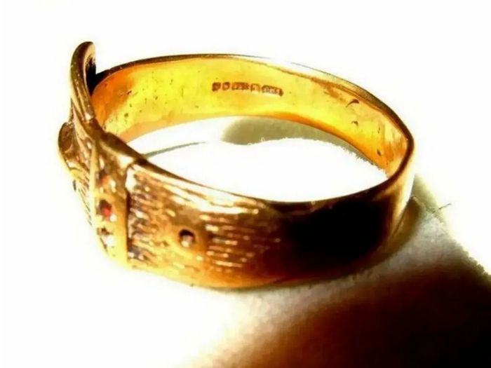 Vintage Hallmarked Diamond Buckle Ring