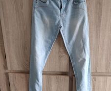 Skinny jeans never worn size UK 8