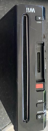 4 x Wii Consoles - Read description