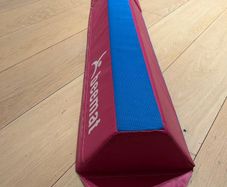 Beemat folding balance beam in pink 2m long