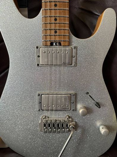 Harley Benton Pro Series electric guitar - silver sparkle