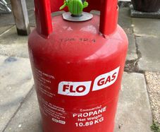 Full propane gas cylinder