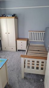 Single bedroom set
