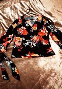 black flowery top size 14