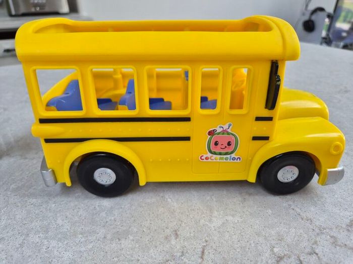 Cocomelon Bus and Cocomelon Family