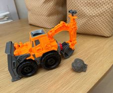 Play-Doh Wheels Front Loader Toy Truck - no sand left