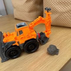 Play-Doh Wheels Front Loader Toy Truck - no sand left