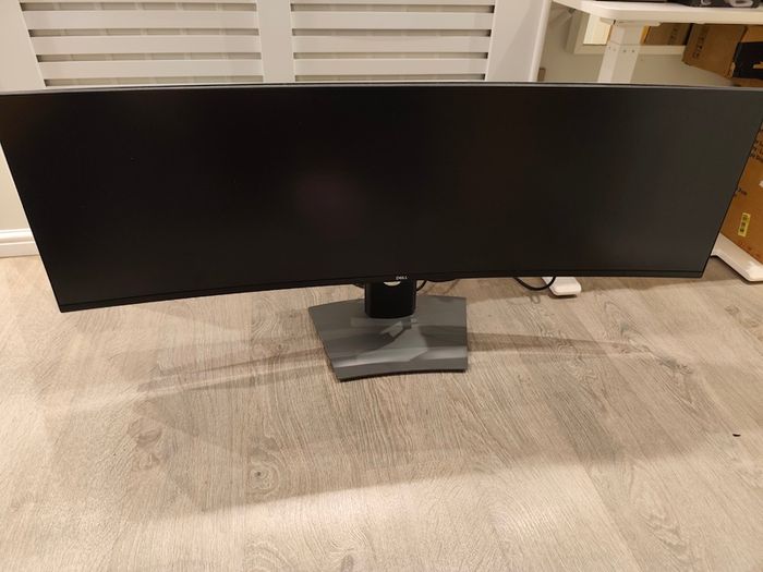Dell curved 49 inches monitor for parts or repair SCREEN SHATTERED