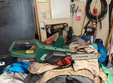 chainsaw