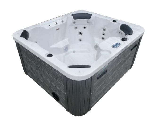 Brand New Georgia Bluetooth 4-6 Person Hot Tub
