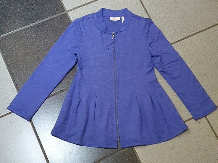 Size: Age 5/6 years - A Super Cute - LOGO Littles Top / Jacket by Lori Goldstein -