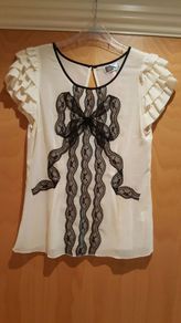 Lipsy black and cream lace top