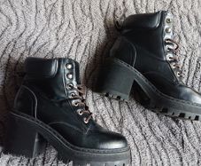 Truffle Collection Black Boots  Size 6