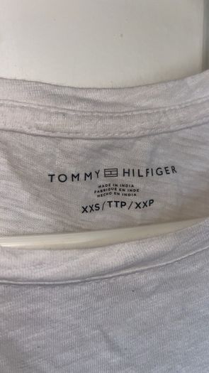White Preppy Tommy Hilfiger T-Shirt in XXS