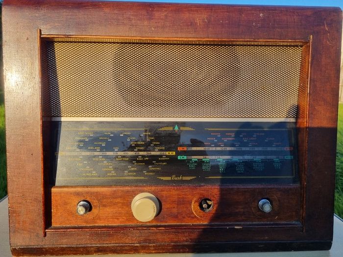 Vintage Bush AC34 valve radio receiver