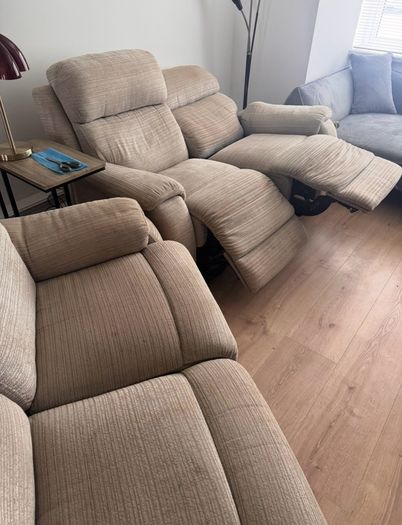 Reclined sofa