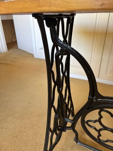 Vintage "Singer" table