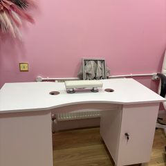 Manicure Desk with built in dust collector