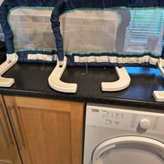 bed rails only 1 available
