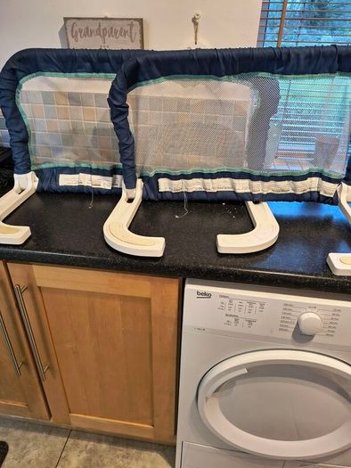 bed rails only 1 available